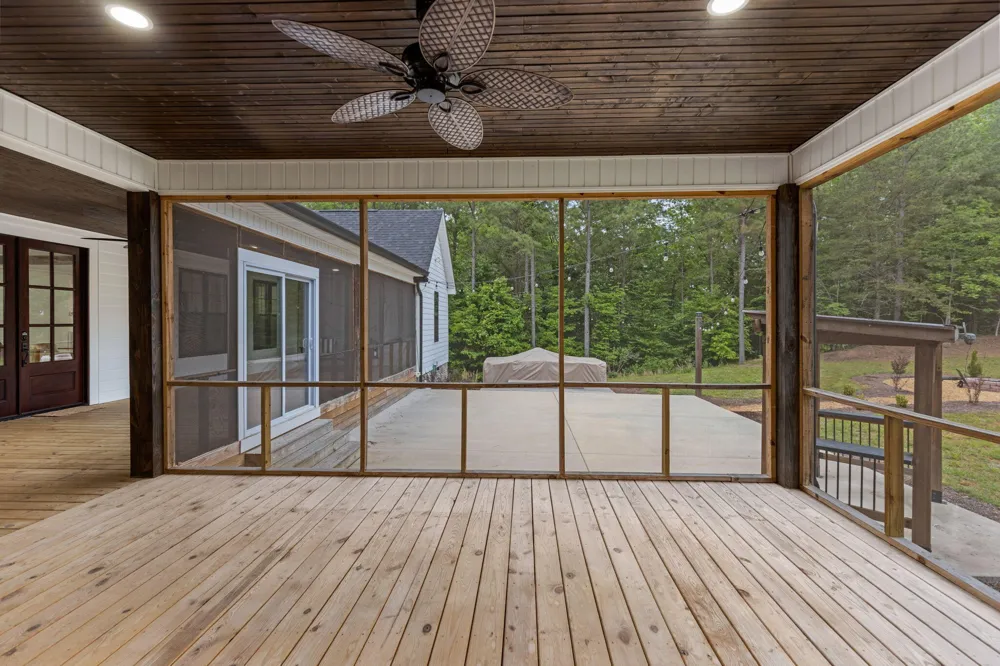 1618 Van Davis Road NW Charleston, TN 37310