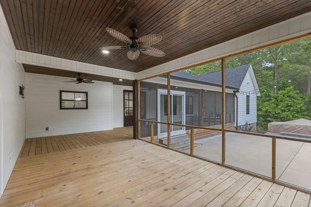 1618 Van Davis Road NW Charleston, TN 37310
