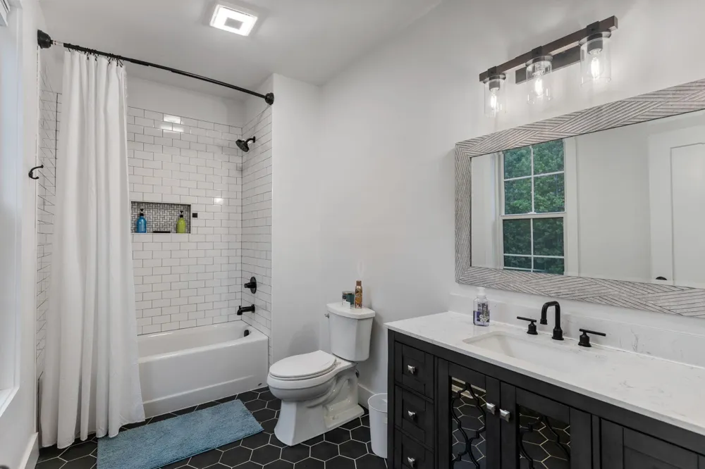 1618 Van Davis Road NW Charleston, TN 37310