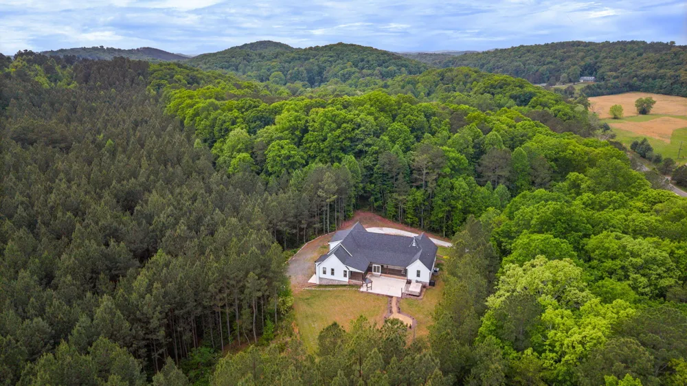1618 Van Davis Road NW Charleston, TN 37310