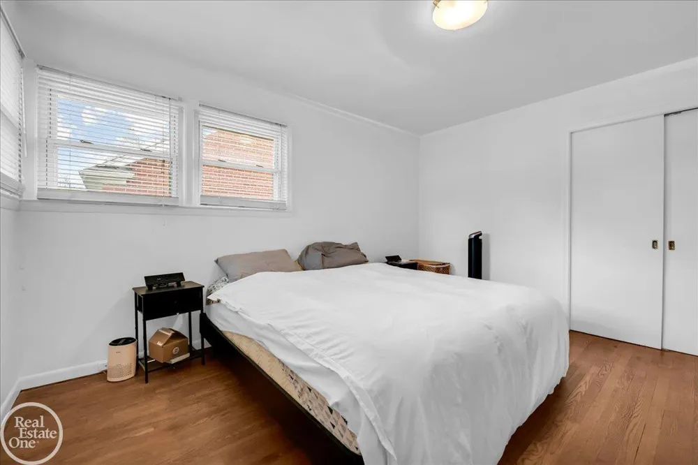 2313 Stanhope Street Grosse Pointe Woods City, MI 48236