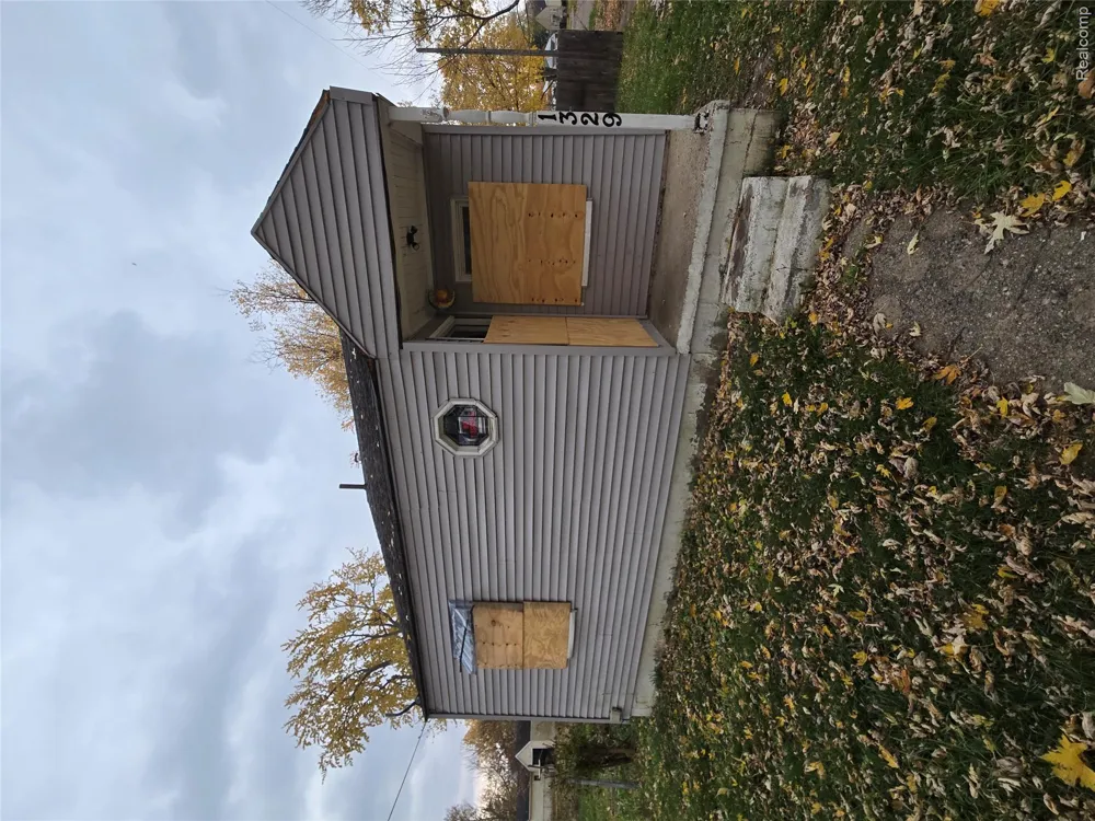 1329 Lincoln Avenue Flint City, MI 48507