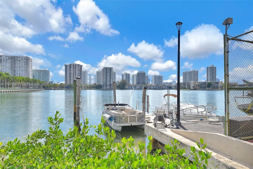 2780 NE 183rd St #115 Aventura, FL 33160