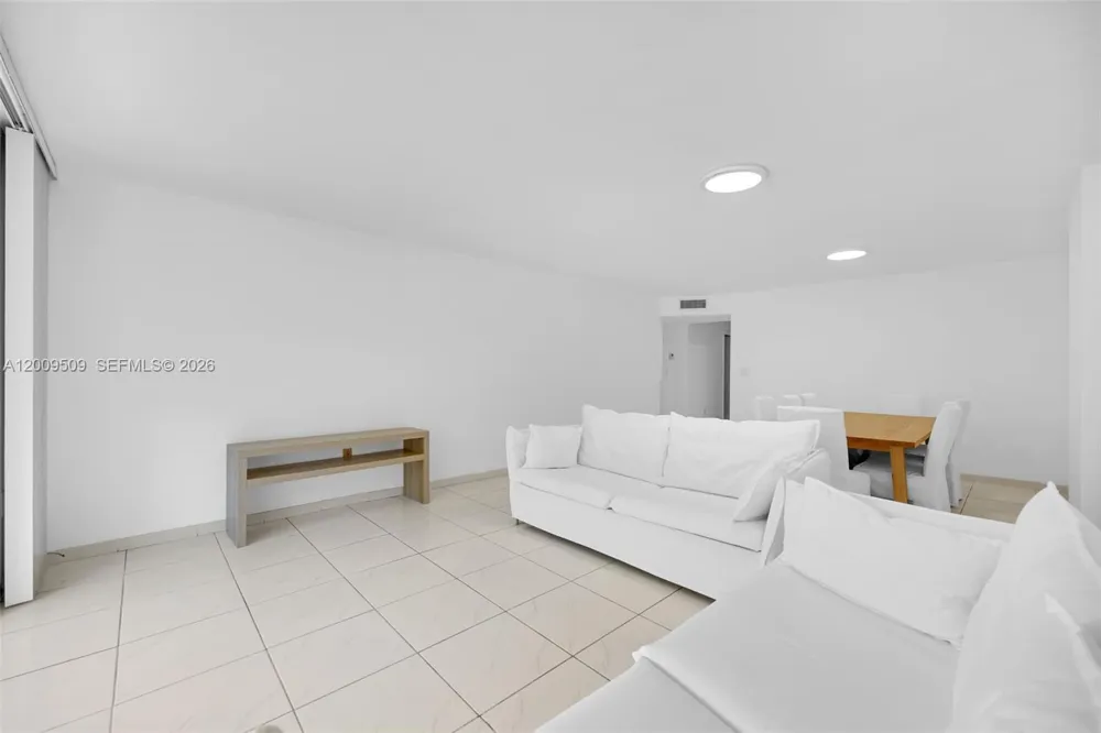 2780 NE 183rd St #115 Aventura, FL 33160