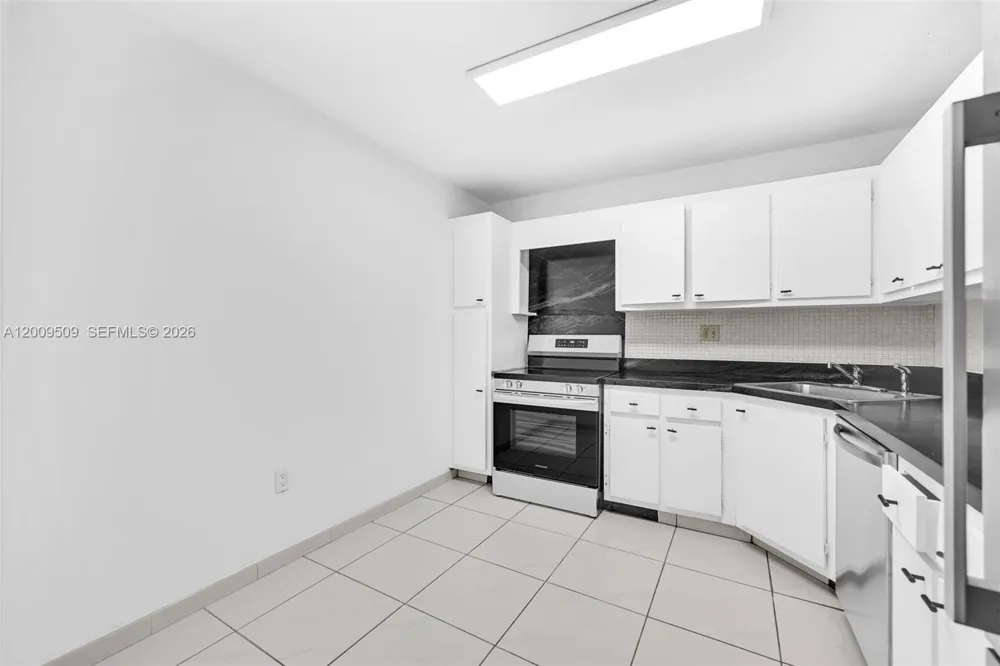 2780 NE 183rd St #115 Aventura, FL 33160