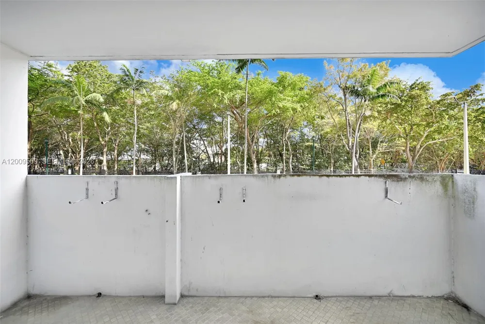 2780 NE 183rd St #115 Aventura, FL 33160