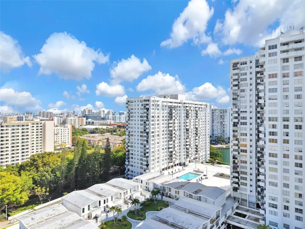 2780 NE 183rd St #115 Aventura, FL 33160