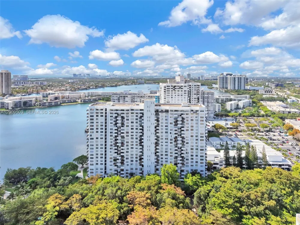 2780 NE 183rd St #115 Aventura, FL 33160