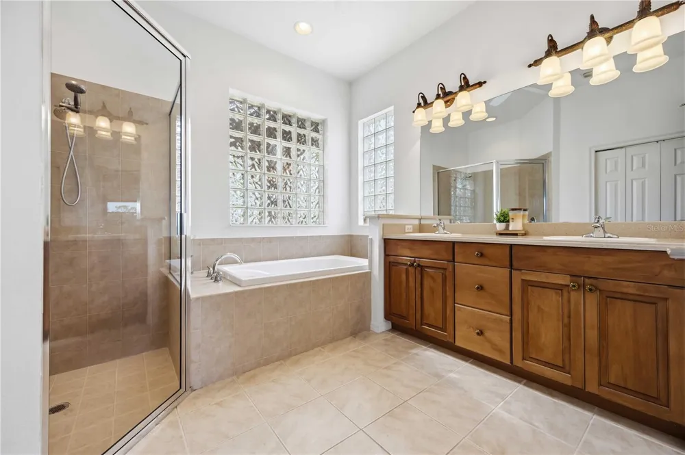 170 CIPRIANI WAY North Venice, FL 34275
