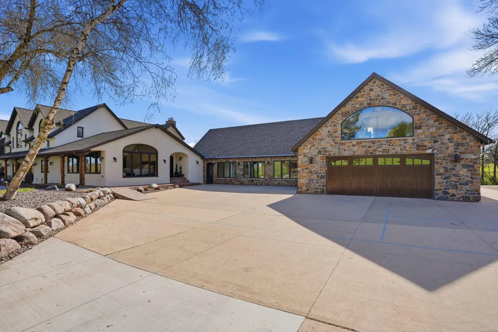 5135 Lonsdale Boulevard Webster, MN 55088
