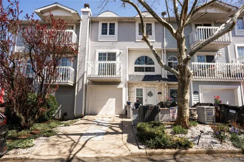 41 Country Dr N