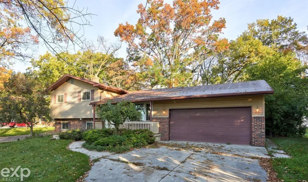 695 Knodt Road Essexville City, MI 48732