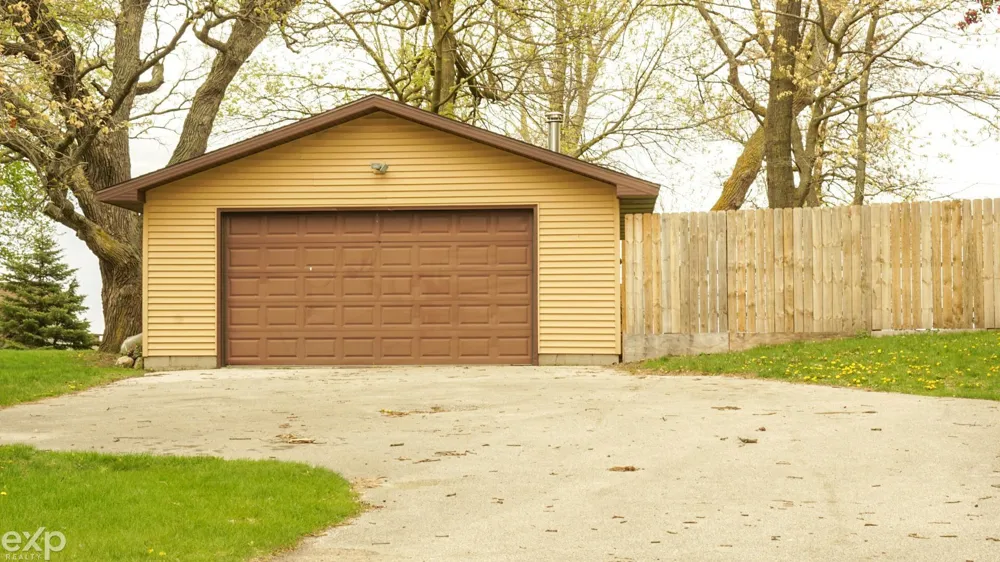 695 Knodt Road Essexville City, MI 48732