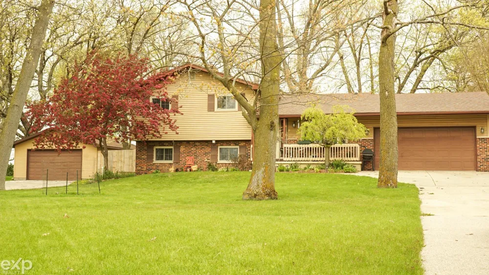 695 Knodt Road Essexville City, MI 48732