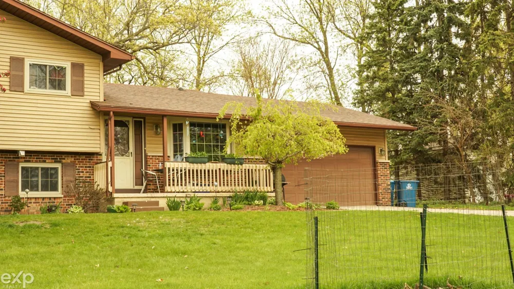 695 Knodt Road Essexville City, MI 48732