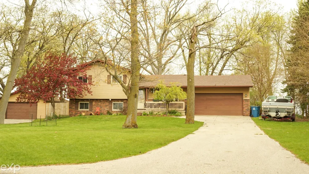 695 Knodt Road Essexville City, MI 48732