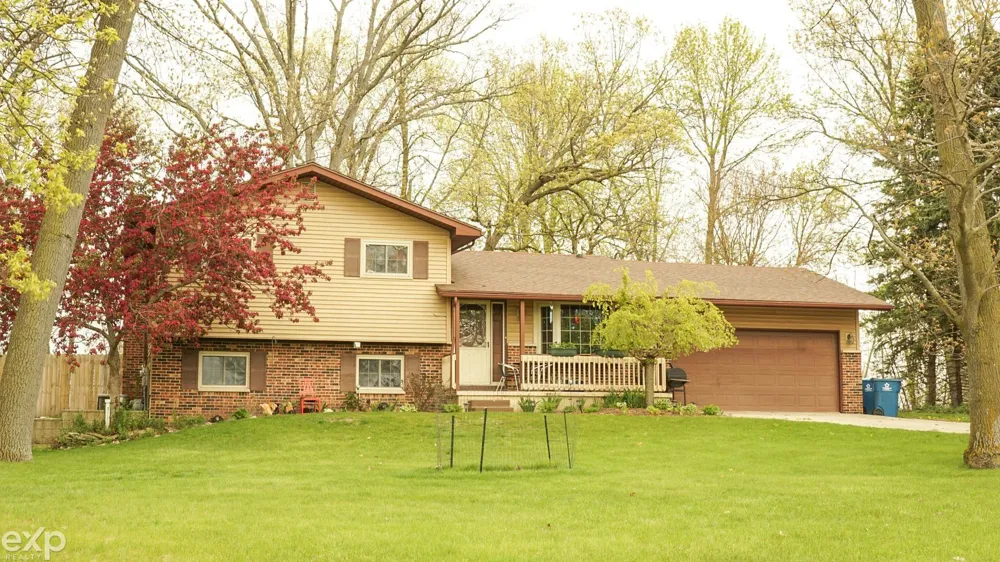 695 Knodt Road Essexville City, MI 48732