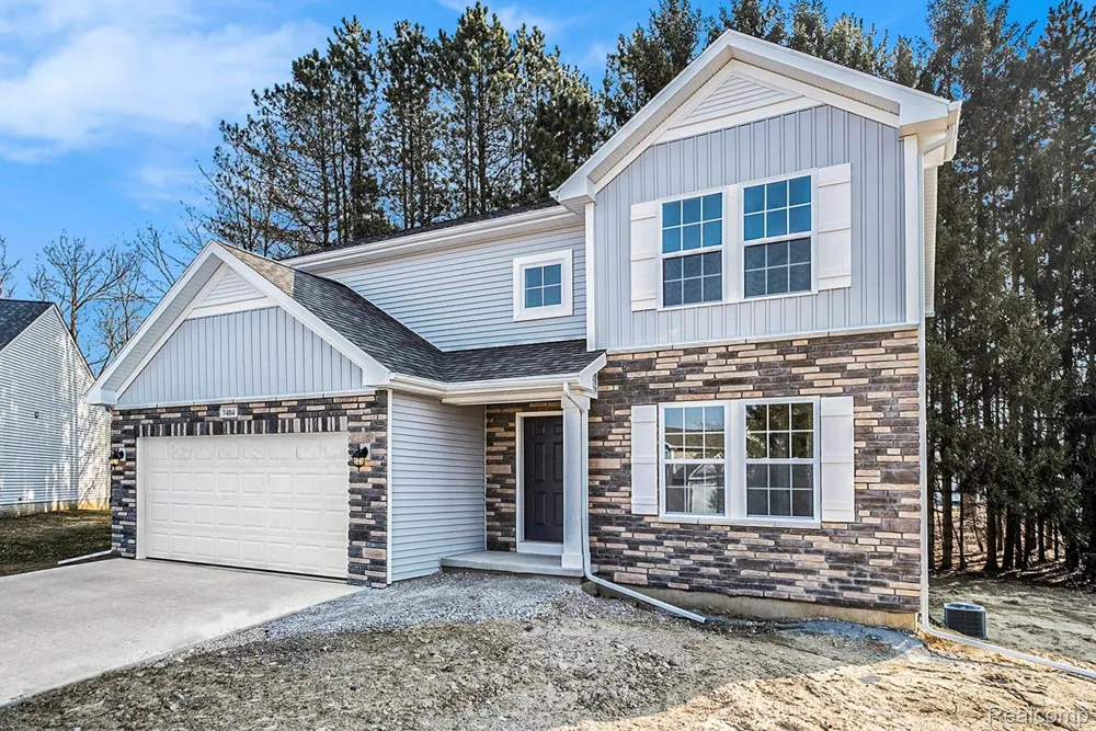 2112 Stillwater Drive Davison Township, MI 48423