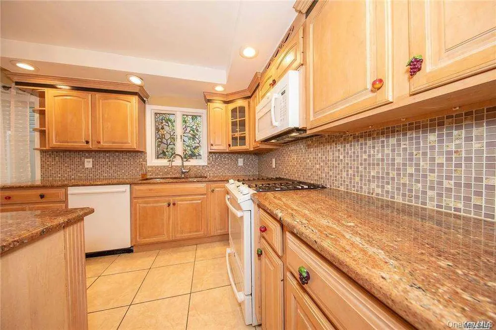 4025 Boston Avenue Seaford, NY 11783