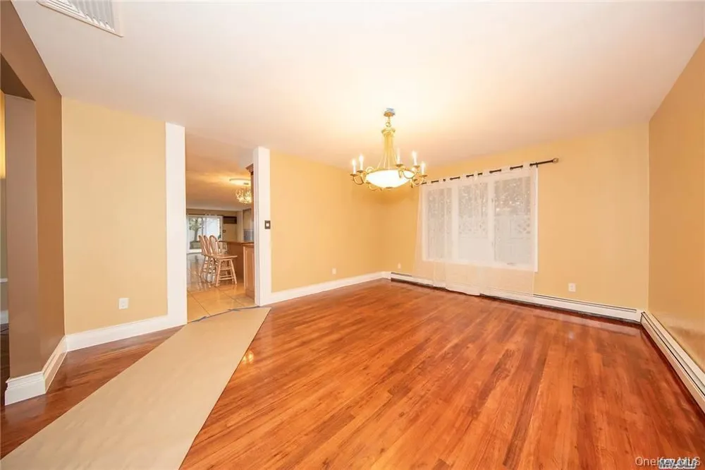 4025 Boston Avenue Seaford, NY 11783