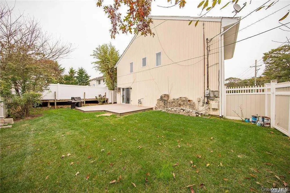4025 Boston Avenue Seaford, NY 11783
