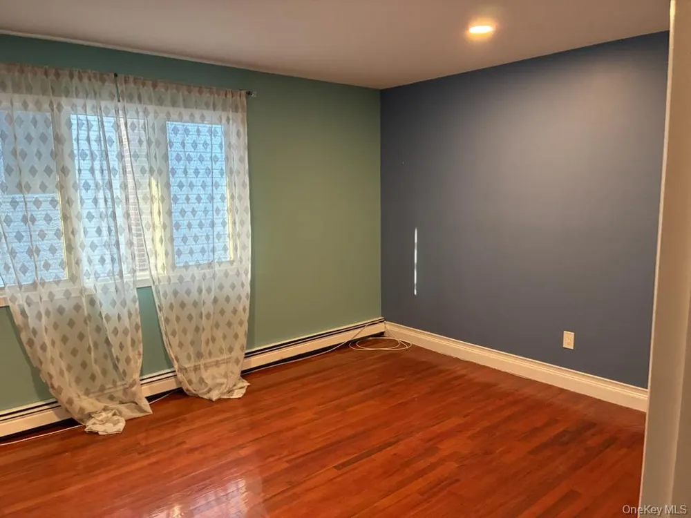 4025 Boston Avenue Seaford, NY 11783