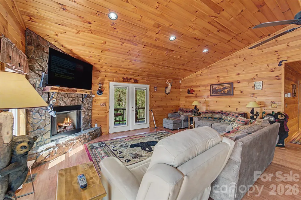 30 Sleepy Bear Ridge Whittier, NC 28789