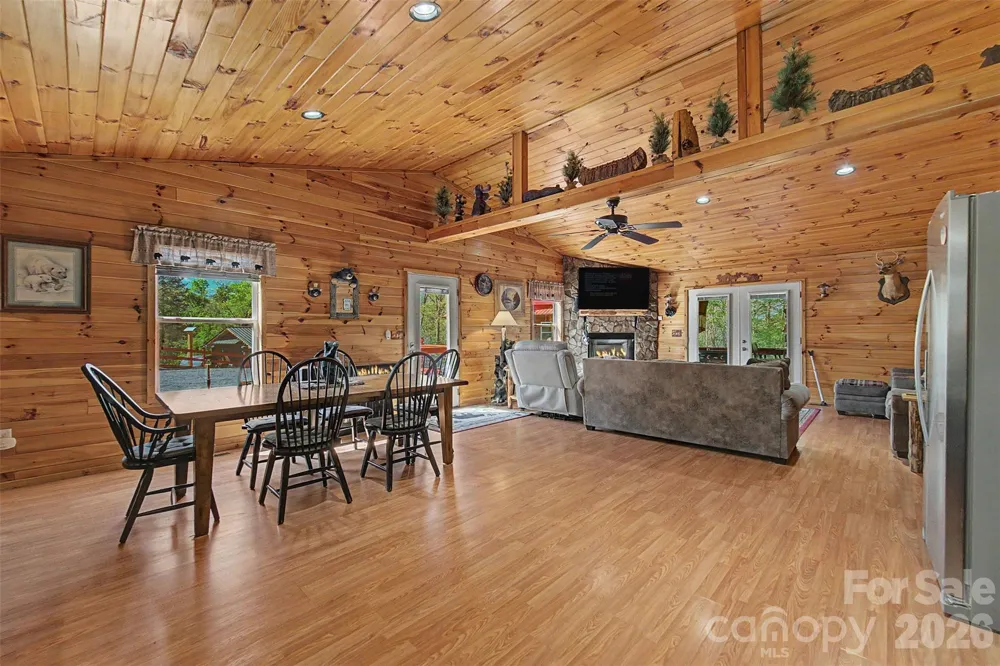 30 Sleepy Bear Ridge Whittier, NC 28789