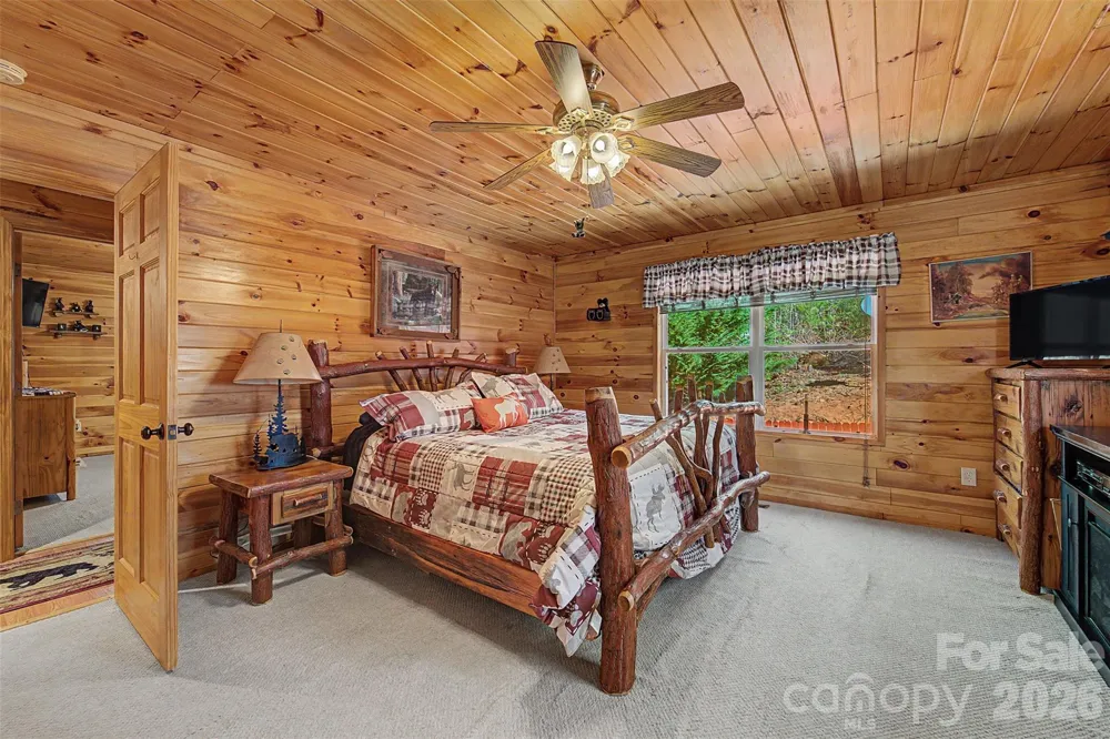 30 Sleepy Bear Ridge Whittier, NC 28789