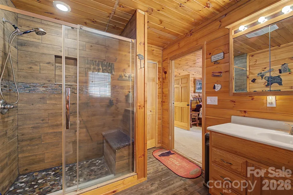 30 Sleepy Bear Ridge Whittier, NC 28789