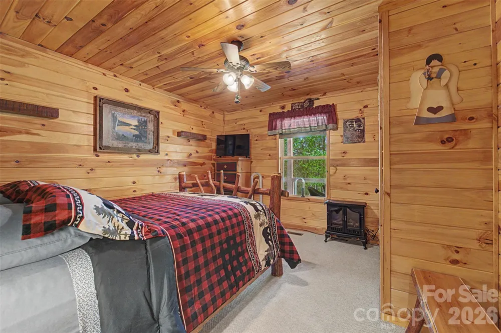 30 Sleepy Bear Ridge Whittier, NC 28789