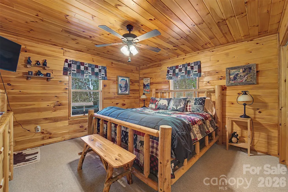 30 Sleepy Bear Ridge Whittier, NC 28789