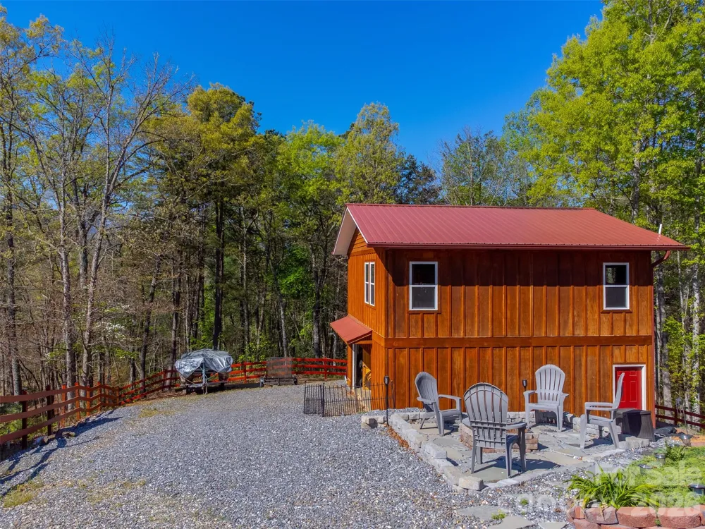 30 Sleepy Bear Ridge Whittier, NC 28789
