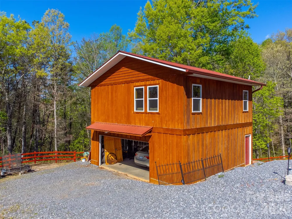 30 Sleepy Bear Ridge Whittier, NC 28789