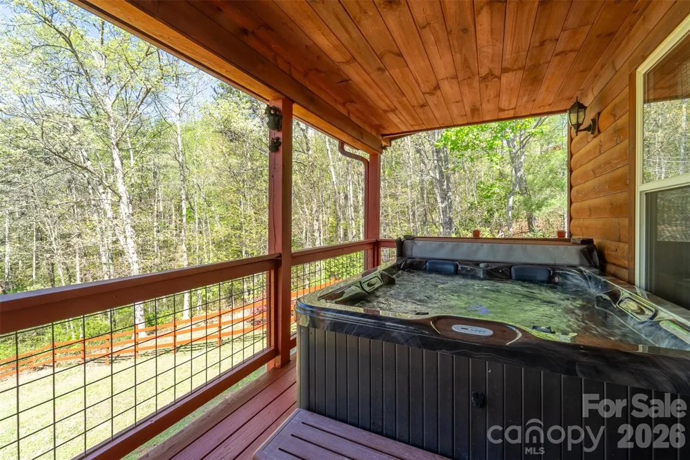 30 Sleepy Bear Ridge Whittier, NC 28789