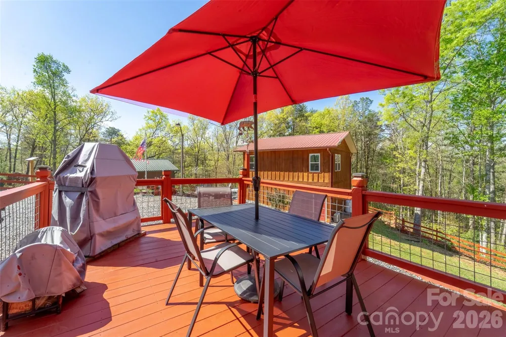 30 Sleepy Bear Ridge Whittier, NC 28789