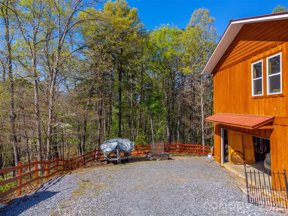 30 Sleepy Bear Ridge Whittier, NC 28789
