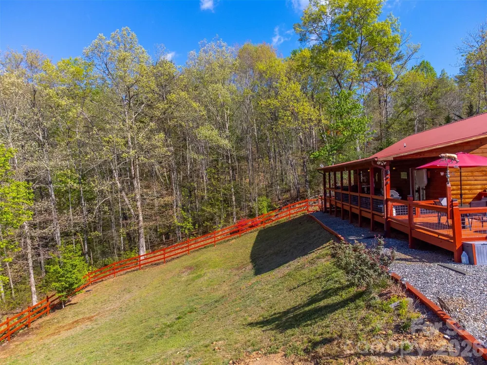 30 Sleepy Bear Ridge Whittier, NC 28789
