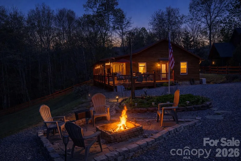 30 Sleepy Bear Ridge Whittier, NC 28789