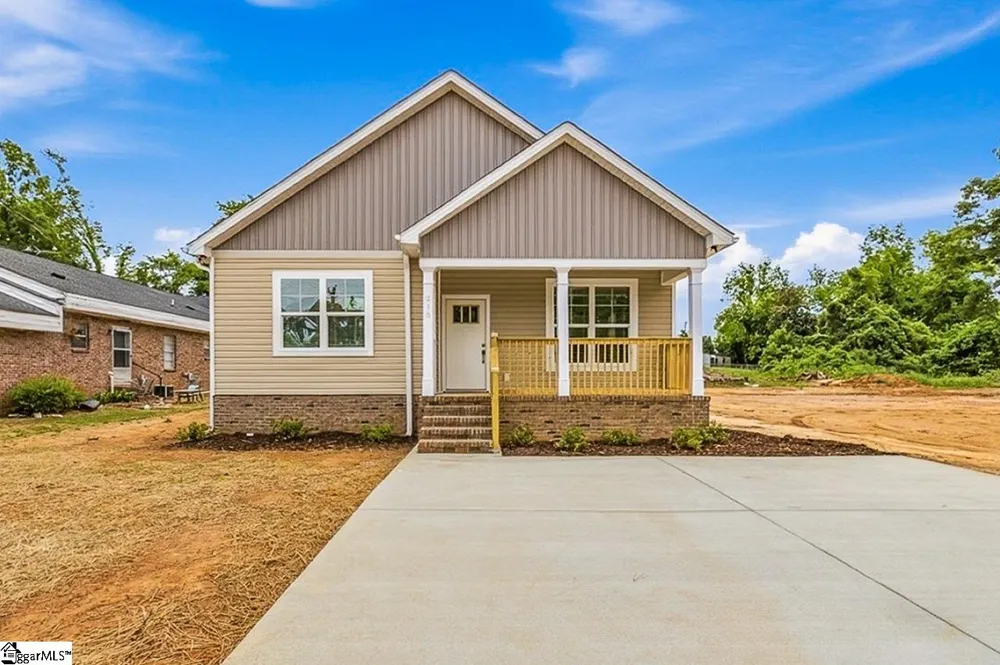 215 W Durst Avenue Greenwood, SC 29646