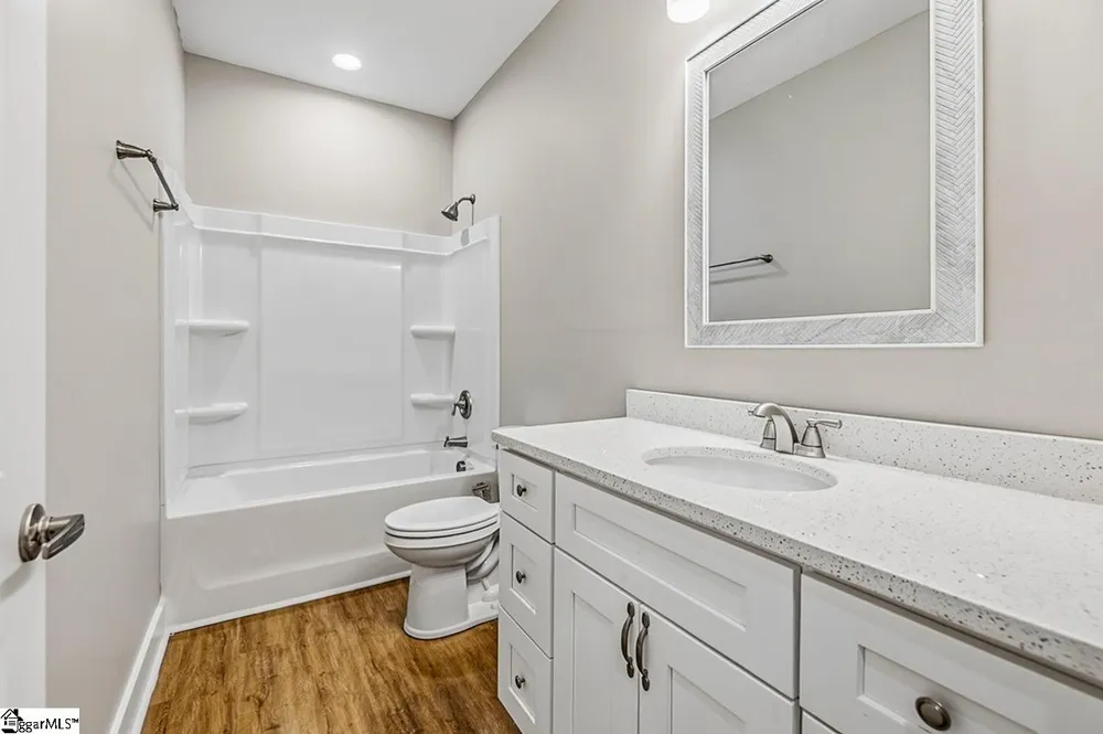 215 W Durst Avenue Greenwood, SC 29646