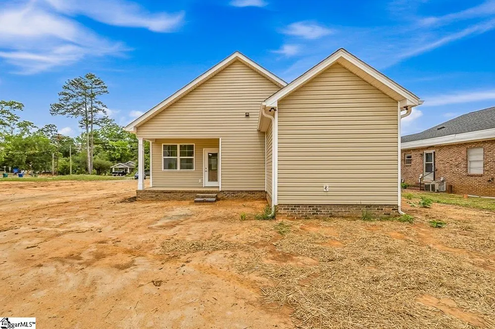 215 W Durst Avenue Greenwood, SC 29646