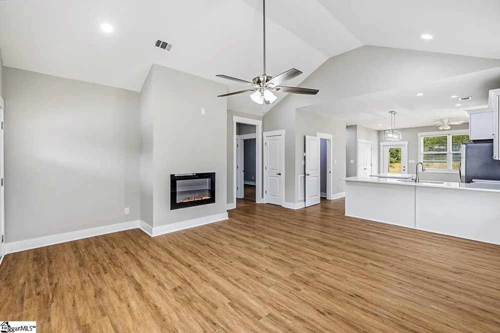 215 W Durst Avenue Greenwood, SC 29646