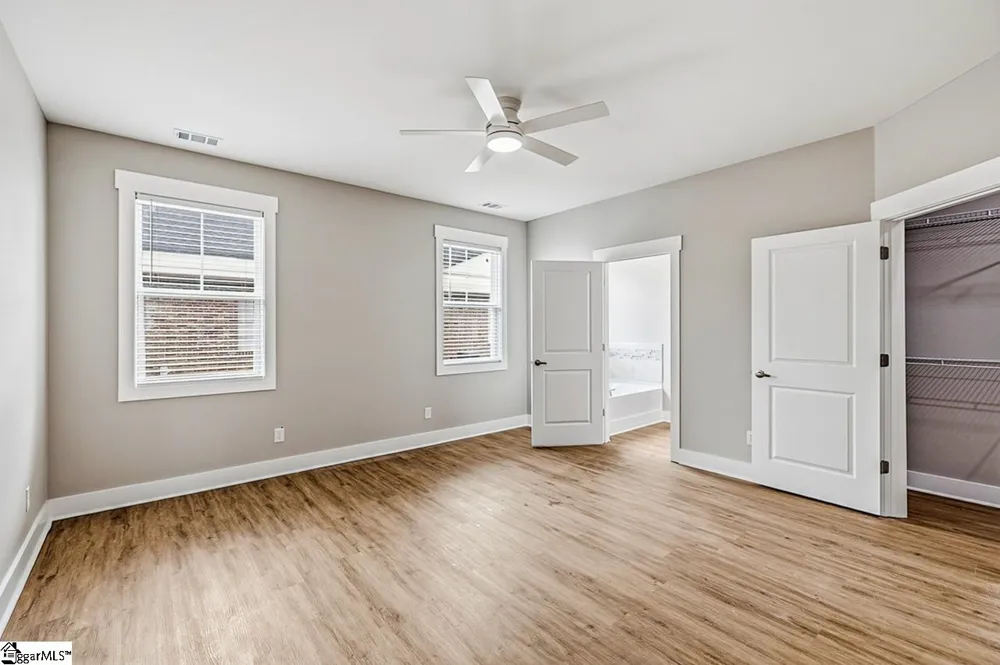 215 W Durst Avenue Greenwood, SC 29646