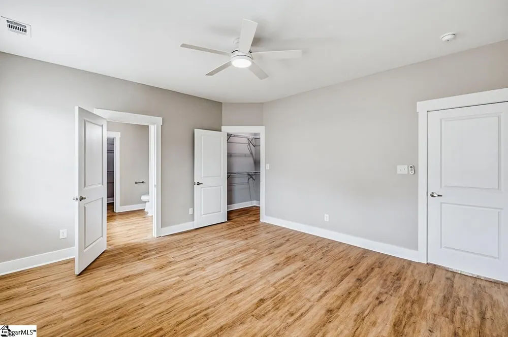 215 W Durst Avenue Greenwood, SC 29646