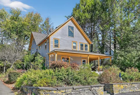 48 River Road