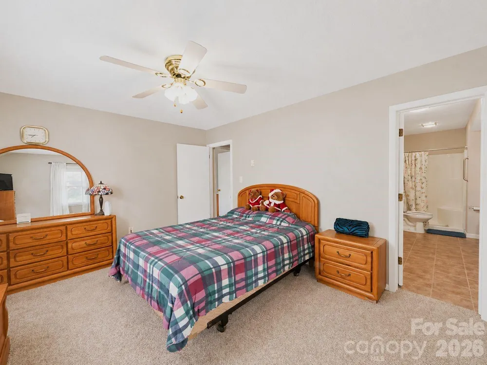 41 Vista Drive Clyde, NC 28721