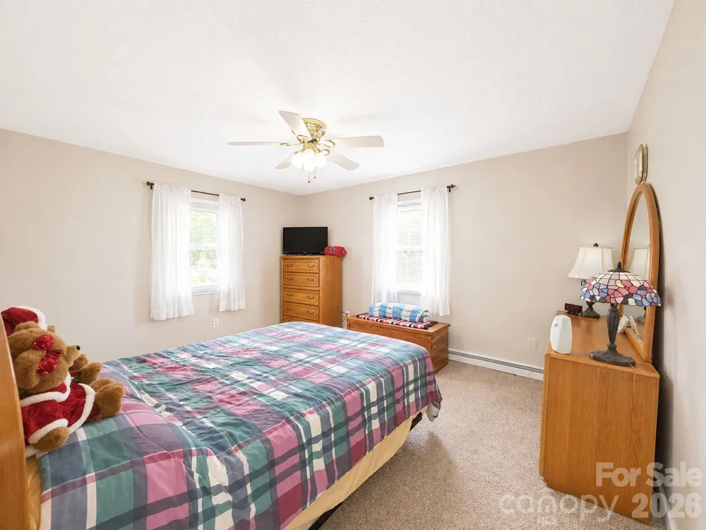 41 Vista Drive Clyde, NC 28721