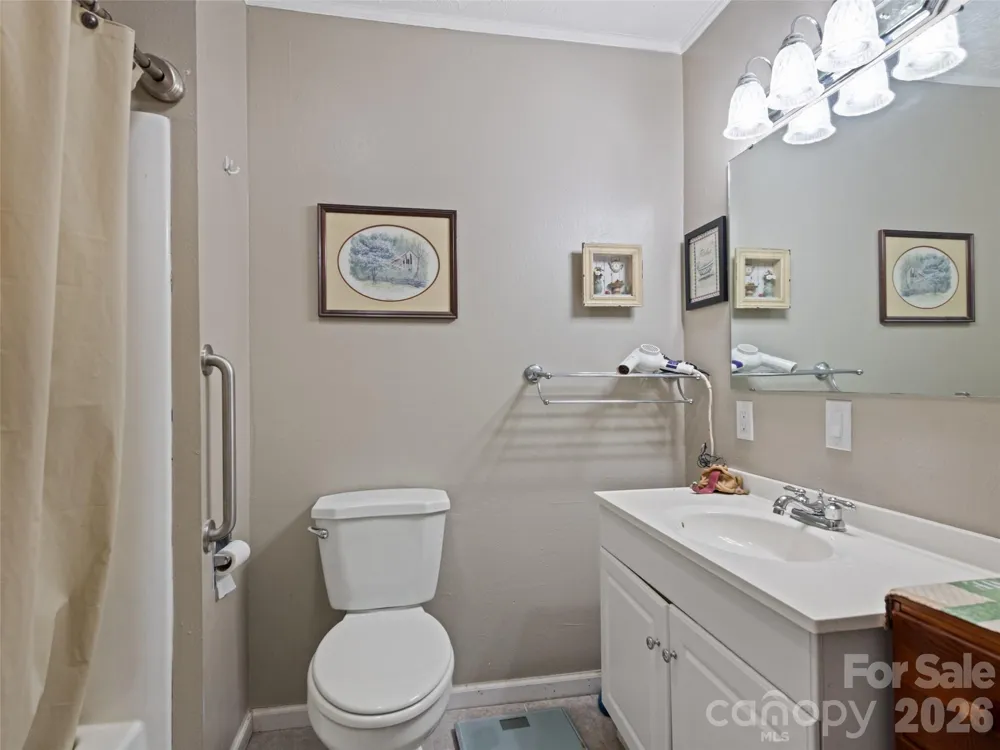 41 Vista Drive Clyde, NC 28721