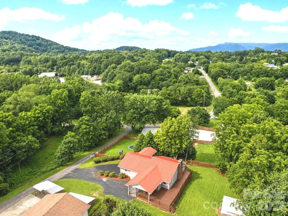 41 Vista Drive Clyde, NC 28721